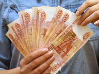 Средняя зарплата выросла в Екатеринбурге до 72 500 рублей