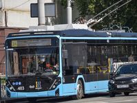 В троллейбусах и трамваях Екатеринбурга запустили оплату проезда по геолокации