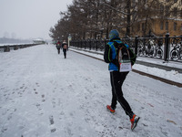 Русский тренер побежал "против" марафона Comrades