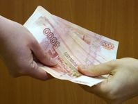 В России могут отменить комиссии на переводы родственникам