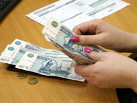 Свердловские работодатели за год повысили зарплаты на треть