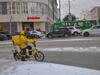 Иностранцам запретили работать курьерами на Среднем Урале